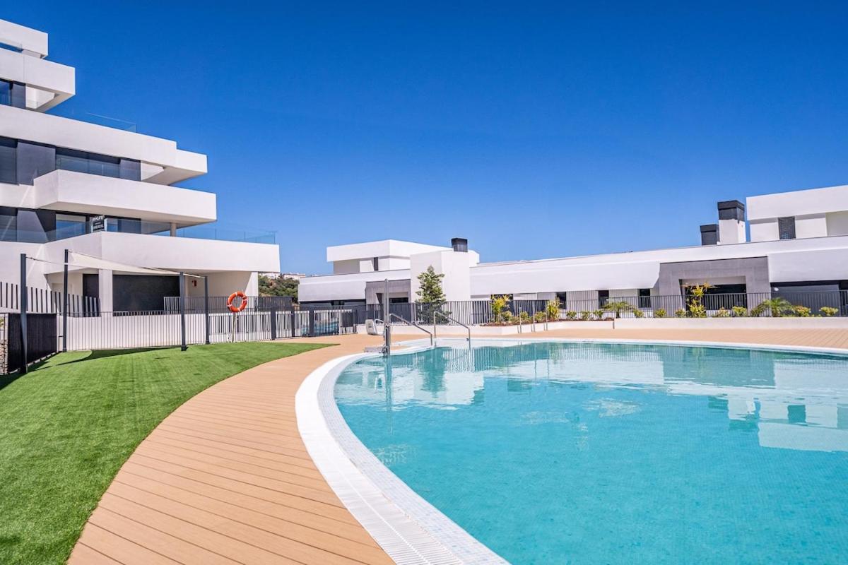 Fabulous Modern Sea View Bliss *